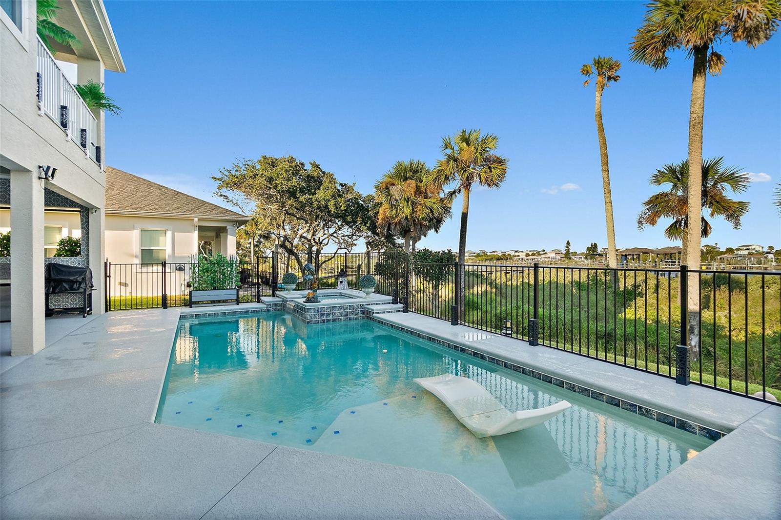 54 N RIVERWALK DR, PALM COAST, FL, 32137