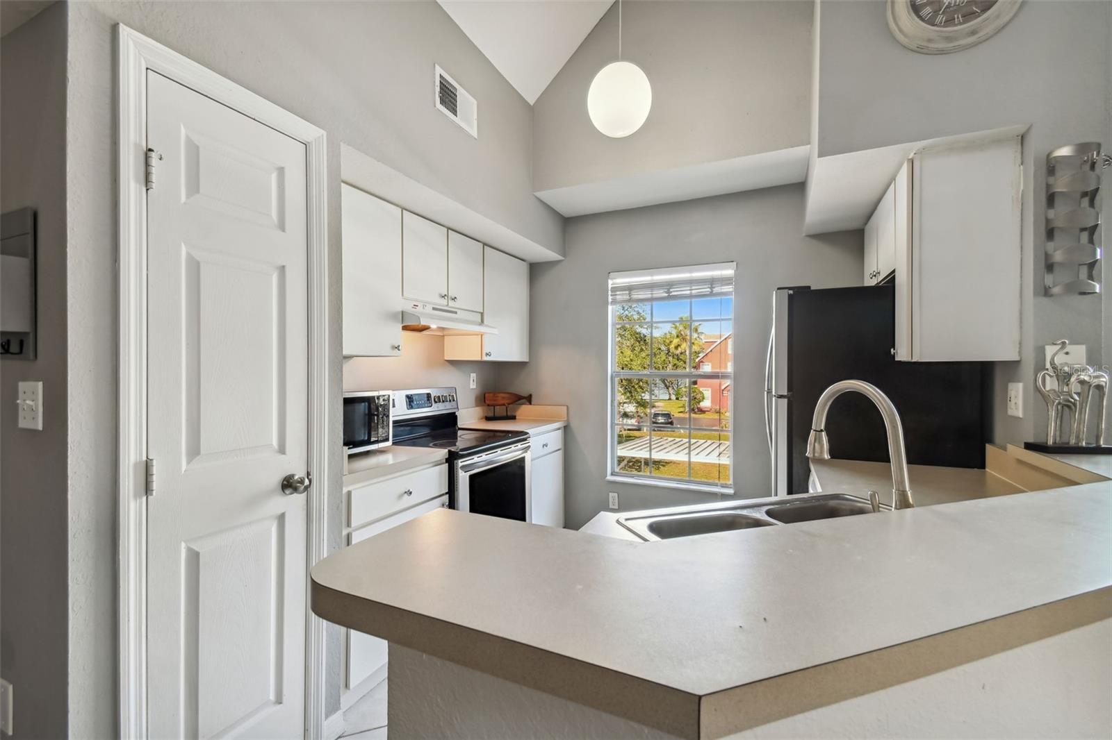 10462 WHITE LAKE CT, TAMPA, FL, 33626