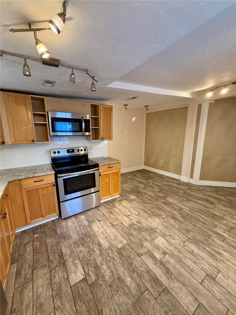 7601 32ND AVE N, ST PETERSBURG, FL, 33710