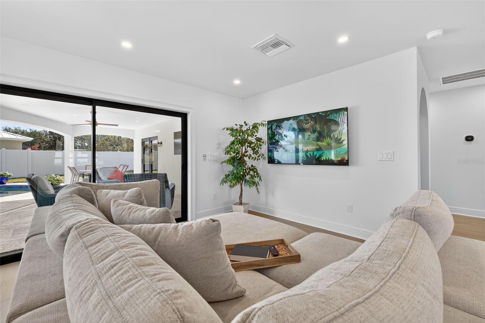 13933 CHERRY CREEK DR, TAMPA, FL, 33618