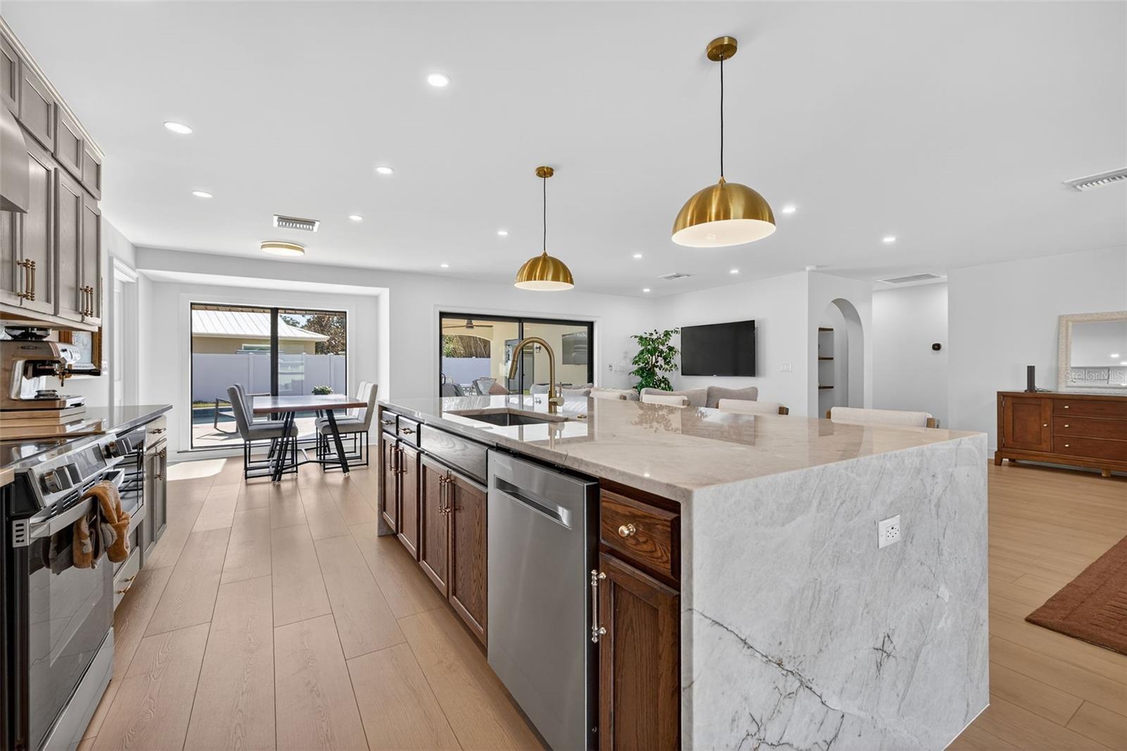 13933 CHERRY CREEK DR, TAMPA, FL, 33618