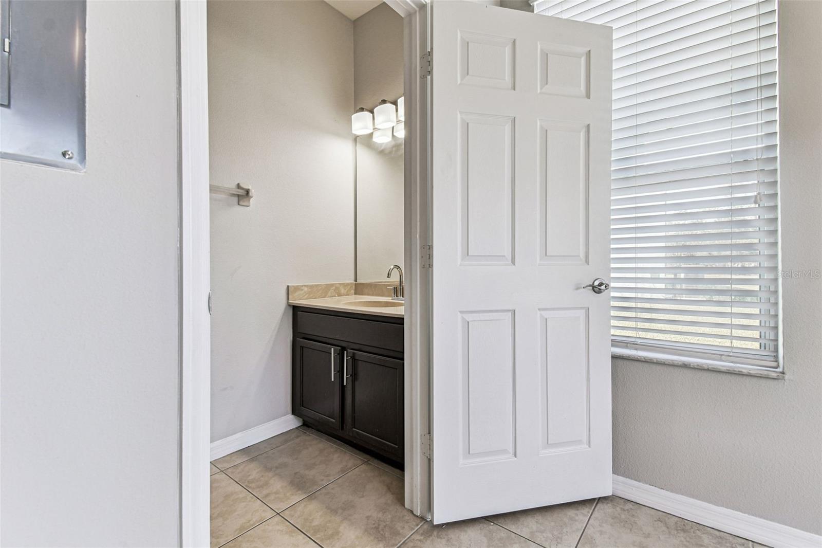 11651 DECLARATION DR, TAMPA, FL, 33635