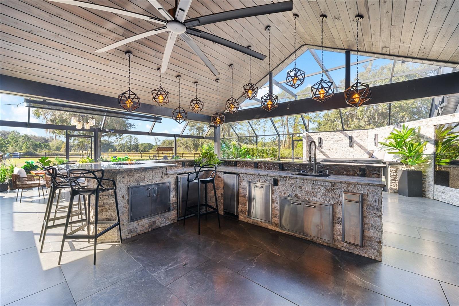 10310 GOPHER RD, HOWEY IN THE HILLS, FL, 34737