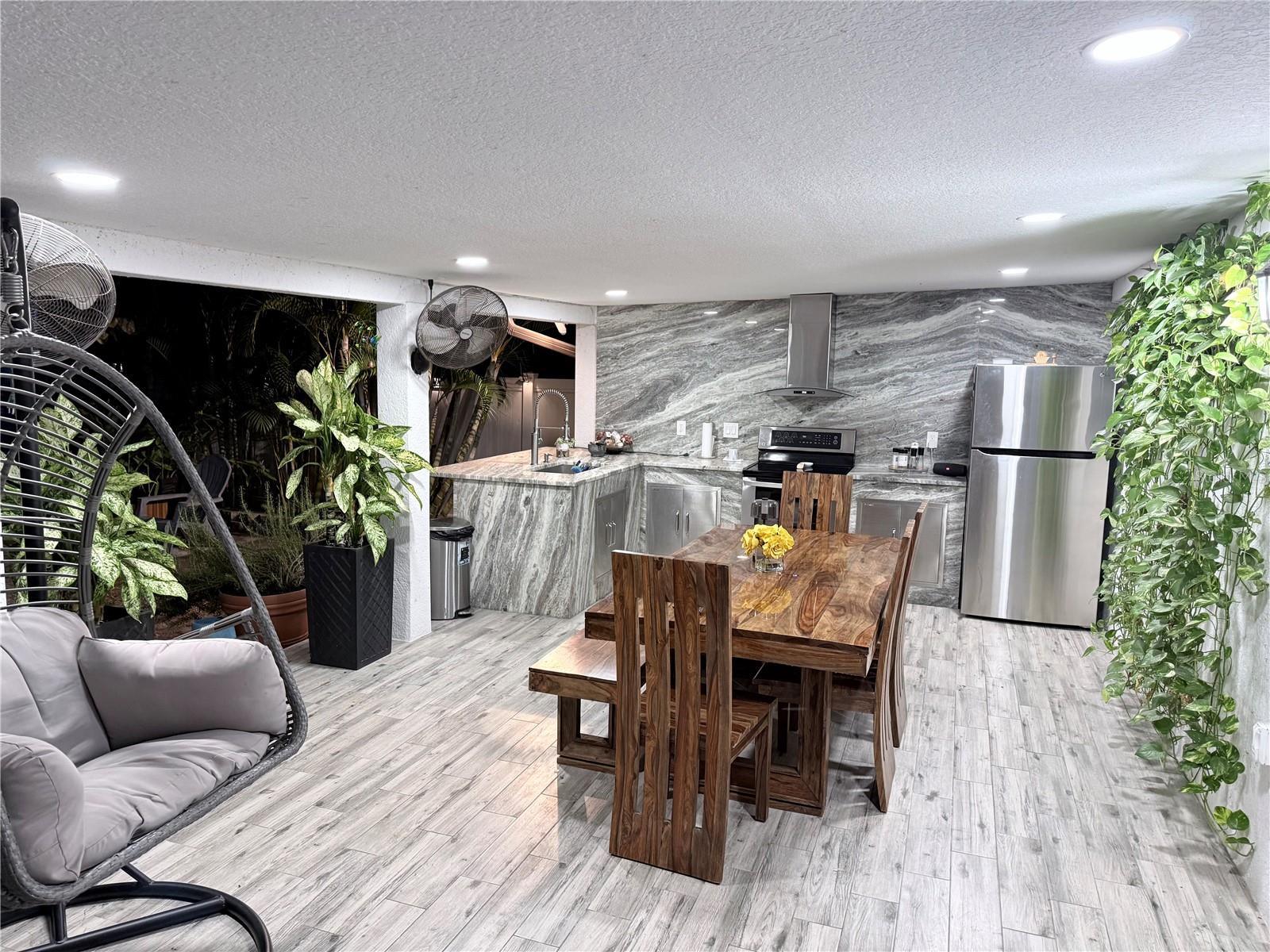 2719 W BRADDOCK ST, TAMPA, FL, 33607