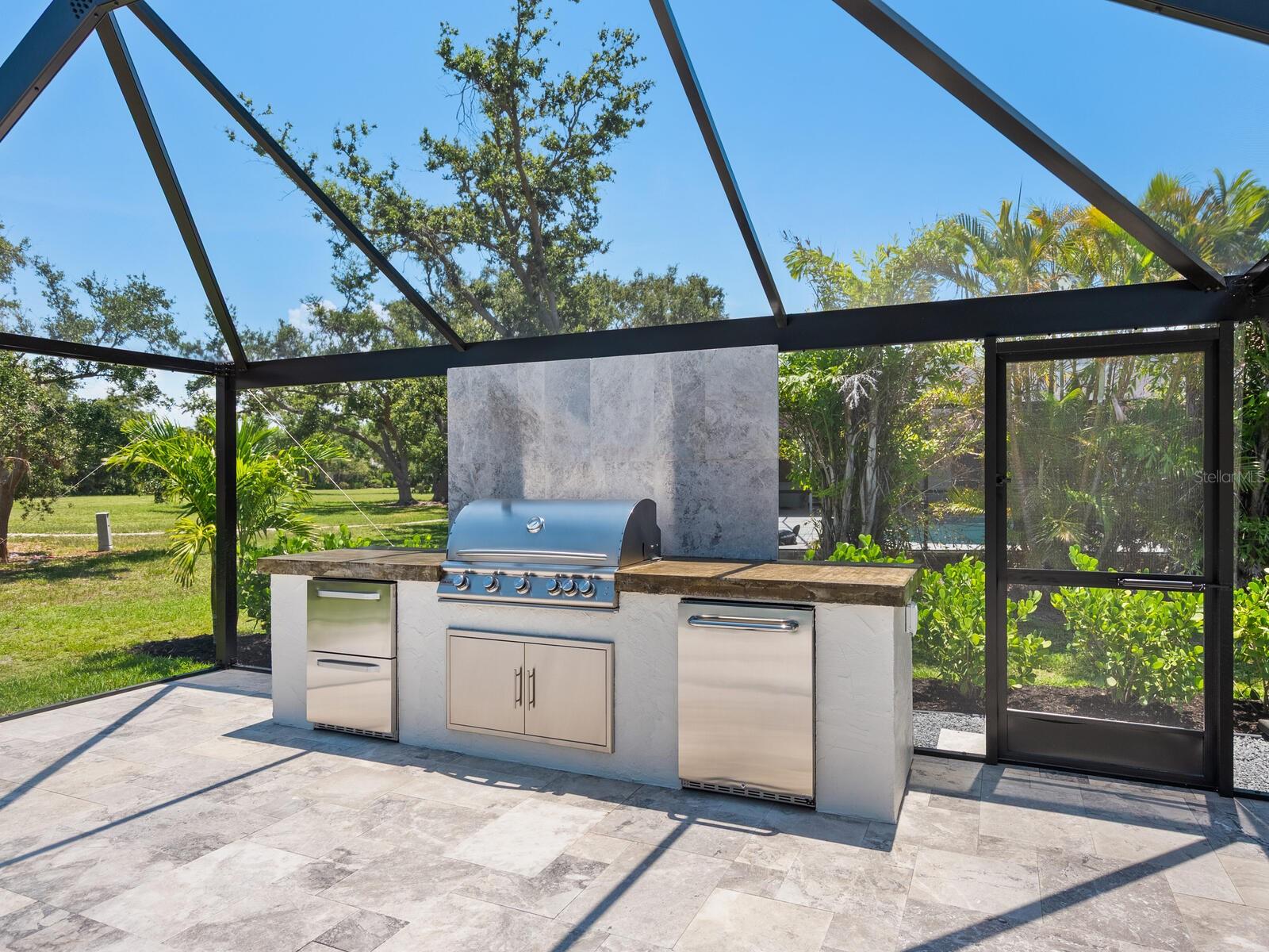 180 LOOKOUT POINT DR, OSPREY, FL, 34229