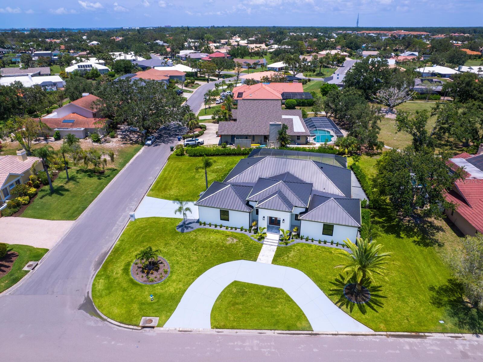 180 LOOKOUT POINT DR, OSPREY, FL, 34229