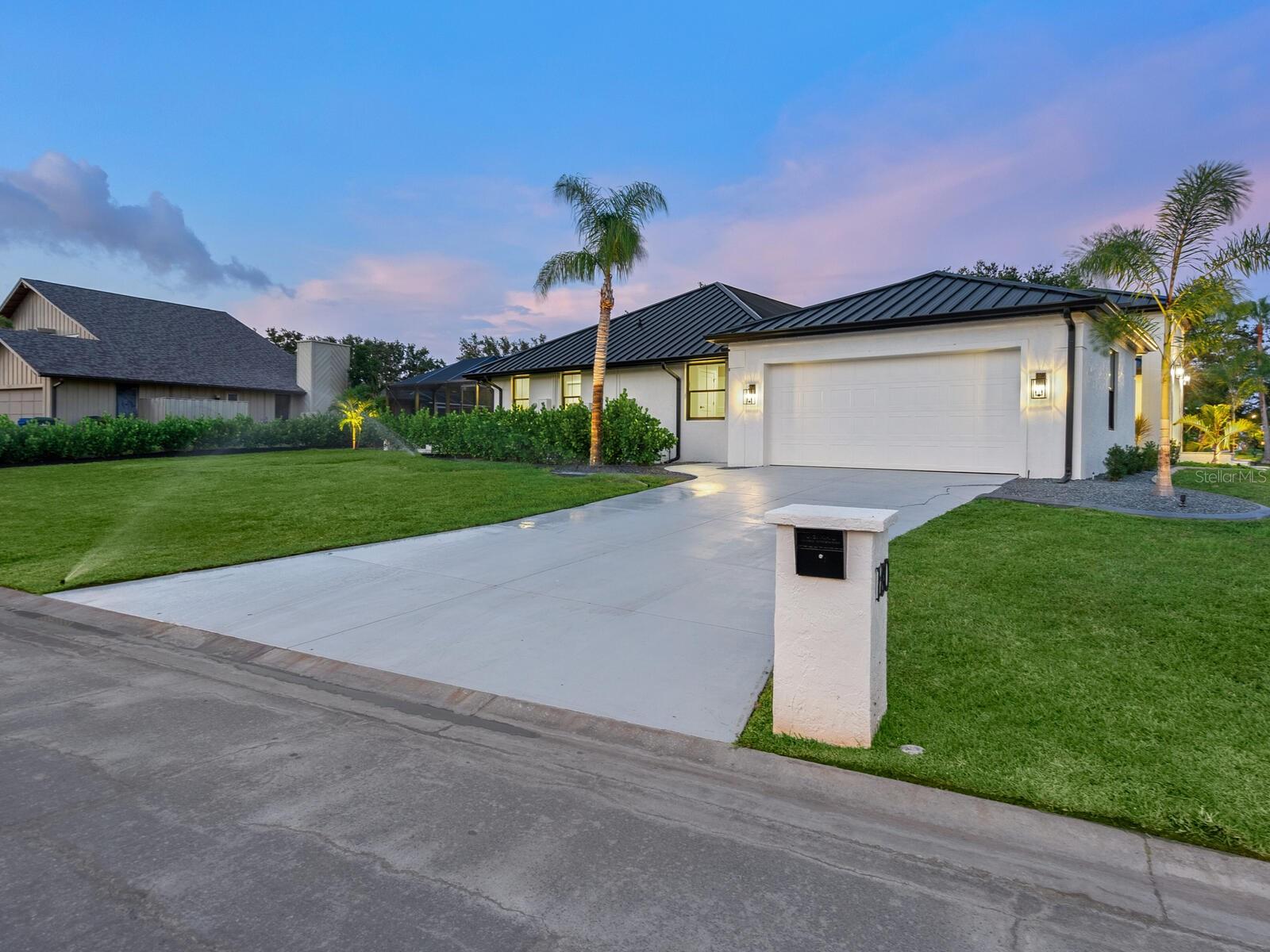 180 LOOKOUT POINT DR, OSPREY, FL, 34229