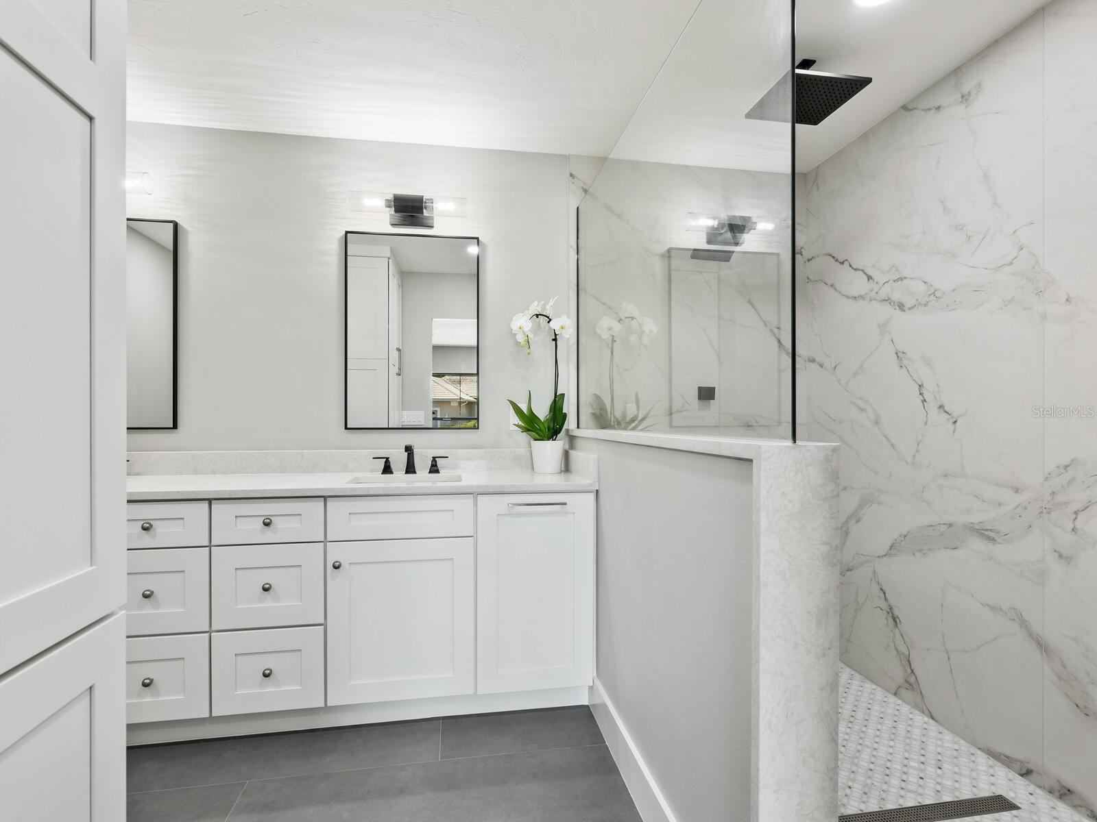 180 LOOKOUT POINT DR, OSPREY, FL, 34229