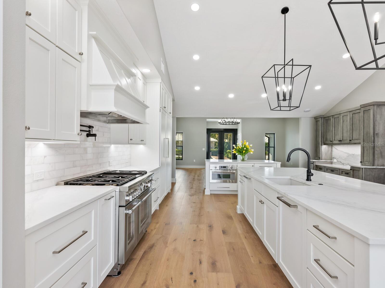 180 LOOKOUT POINT DR, OSPREY, FL, 34229