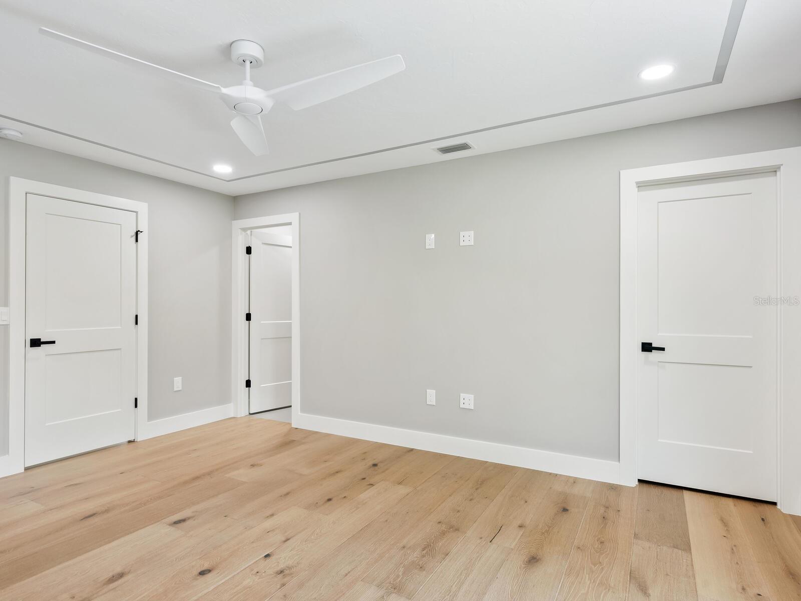 180 LOOKOUT POINT DR, OSPREY, FL, 34229