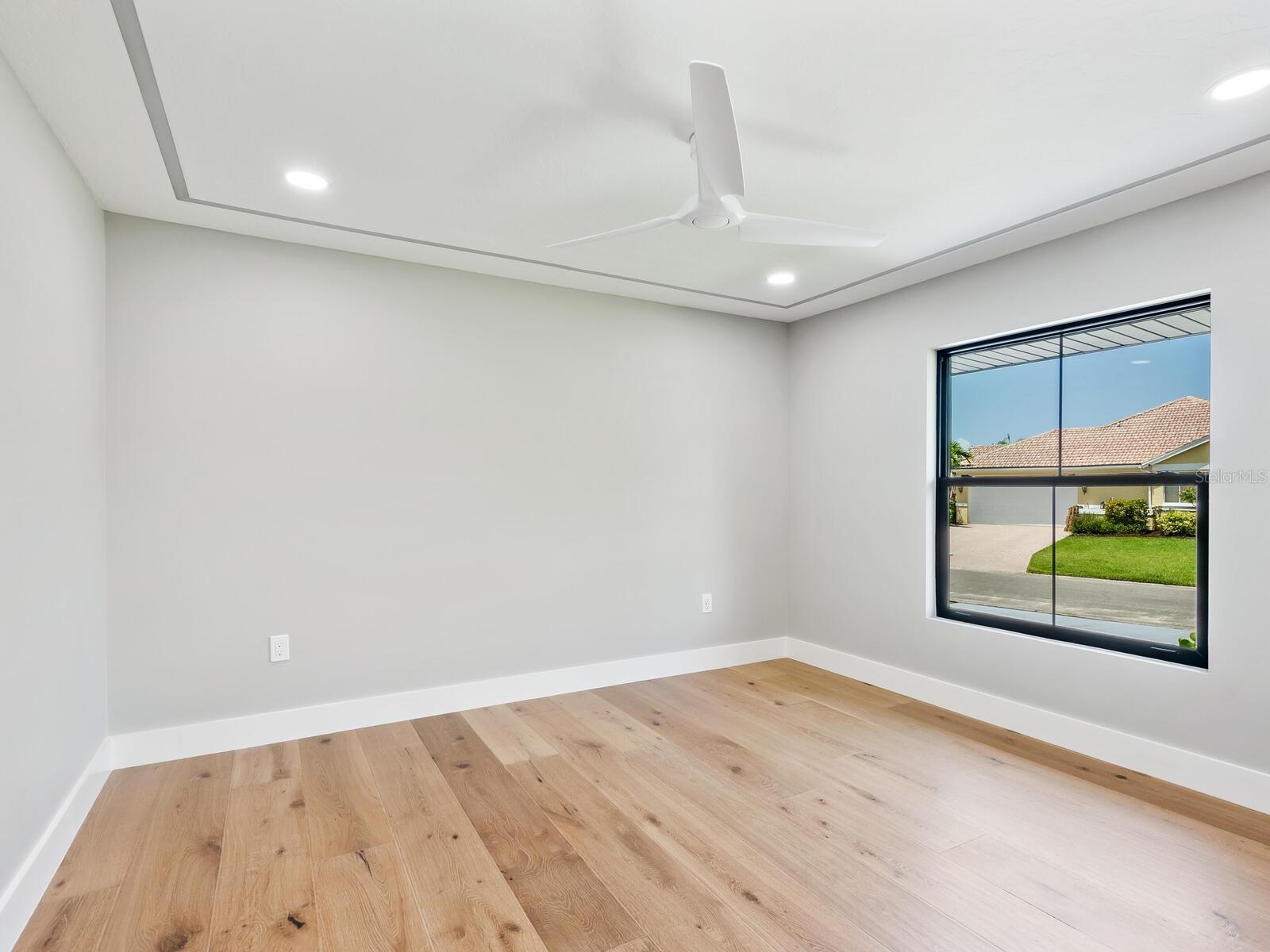 180 LOOKOUT POINT DR, OSPREY, FL, 34229