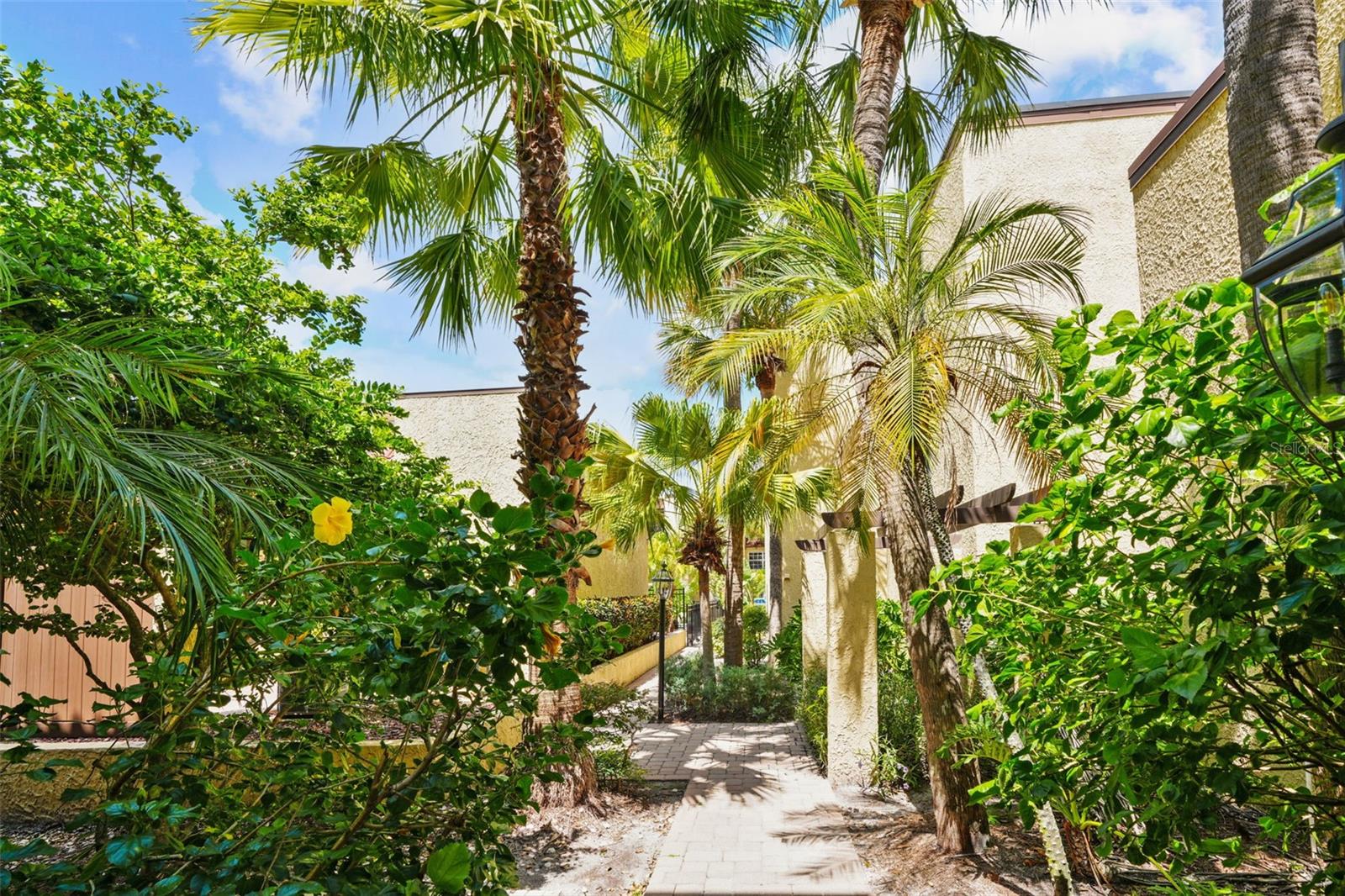 108 ALAMEDA CT #236, TAMPA, FL, 33609