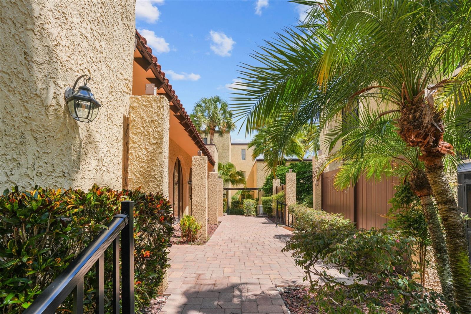 108 ALAMEDA CT #236, TAMPA, FL, 33609