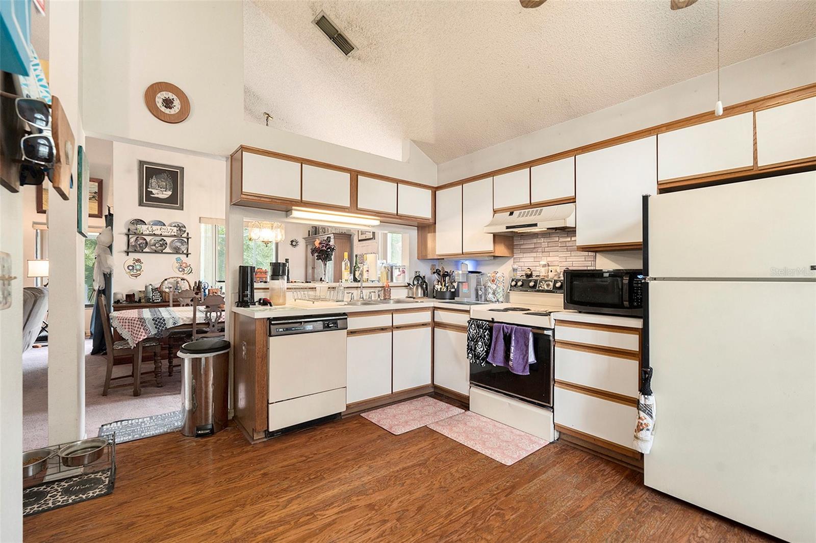 1605 SPINNING WHEEL DR, LUTZ, FL, 33559