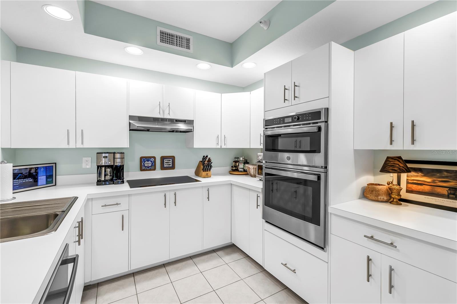 4801 OSPREY DR S #303, ST PETERSBURG, FL, 33711