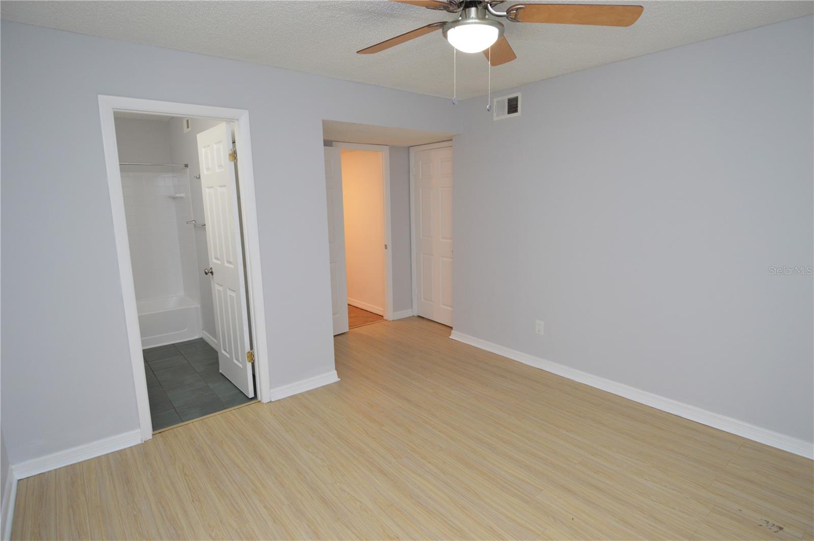 8613 MALLARD RESERVE DR #102, TAMPA, FL, 33614