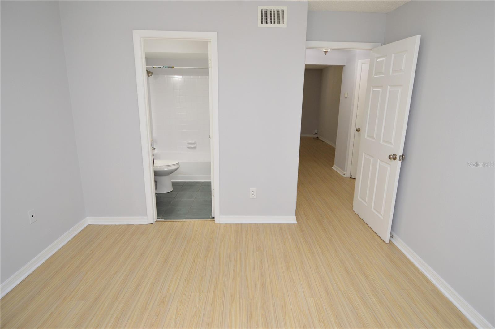 8613 MALLARD RESERVE DR #102, TAMPA, FL, 33614