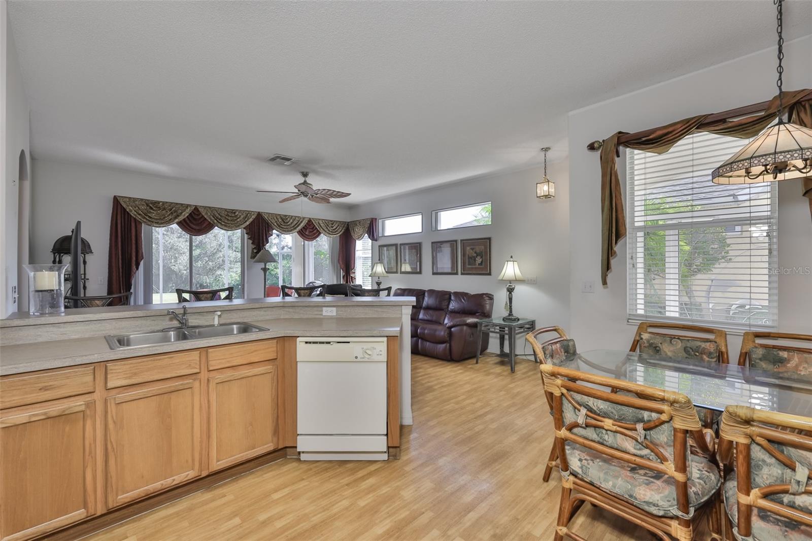 1219 FAIRWAY GREENS DR, SUN CITY CENTER, FL, 33573