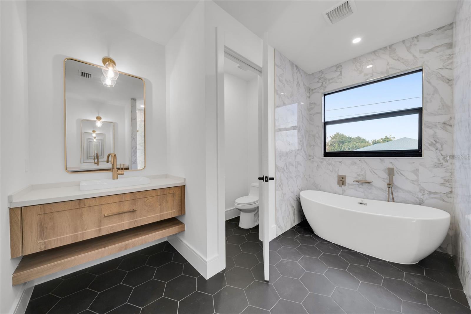 836 SW 36TH TER, CAPE CORAL, FL, 33914