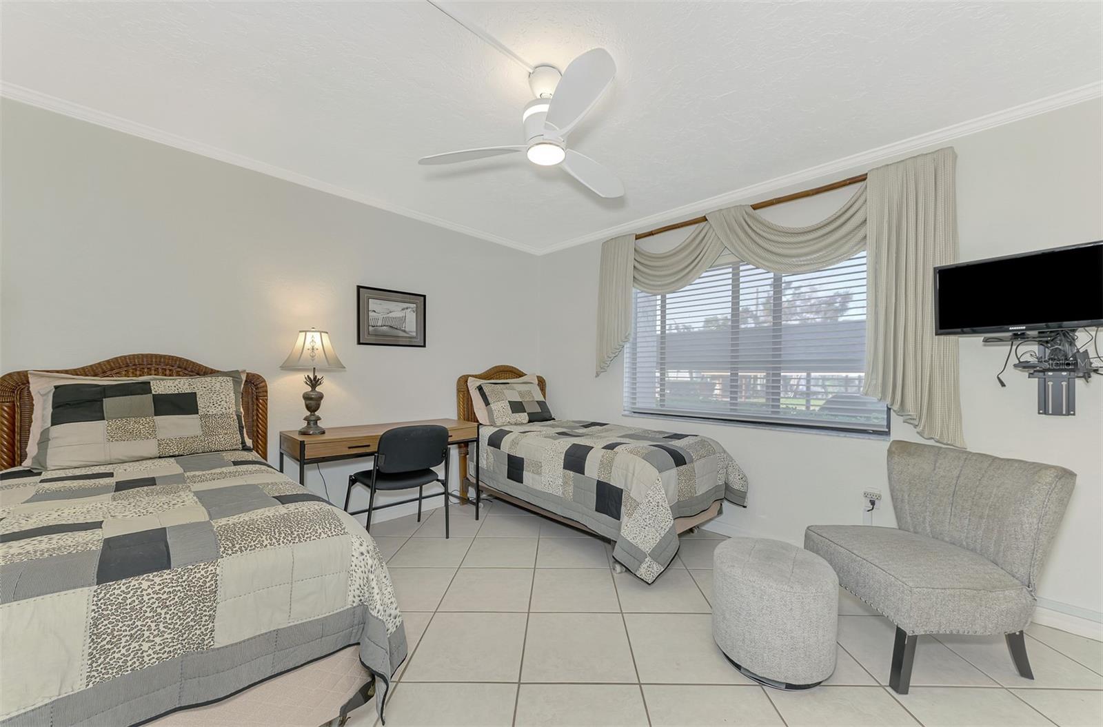 1100 COVE II PL #910, SARASOTA, FL, 34242