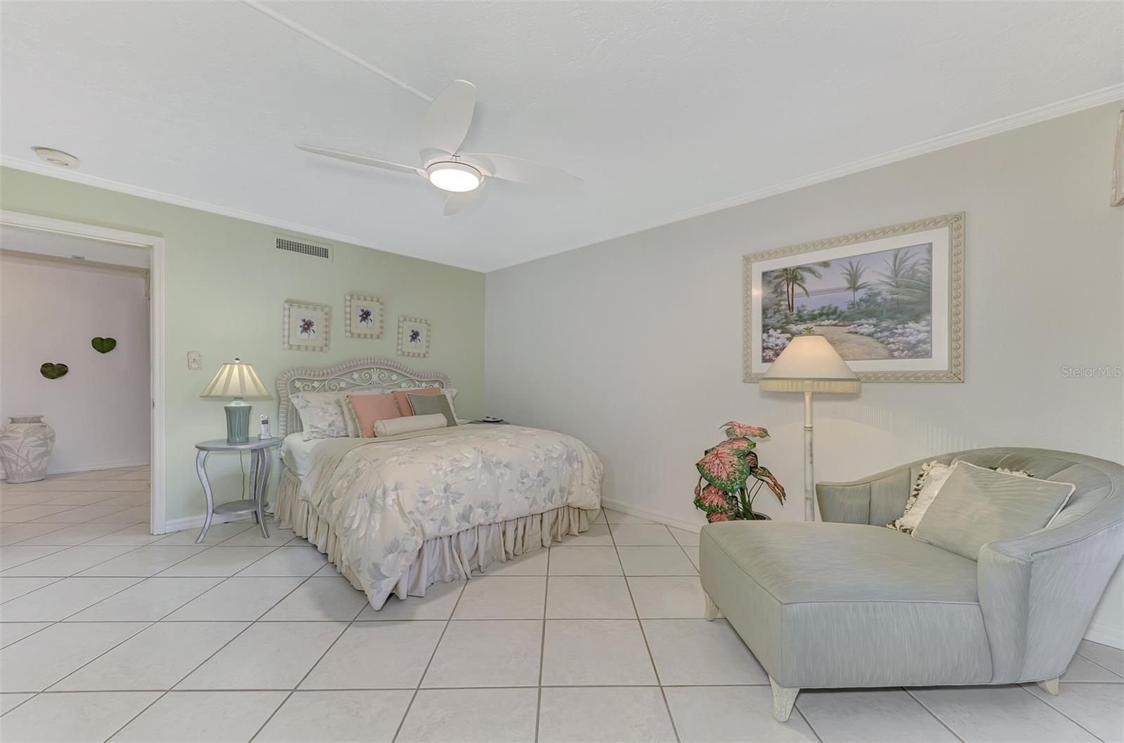1100 COVE II PL #910, SARASOTA, FL, 34242