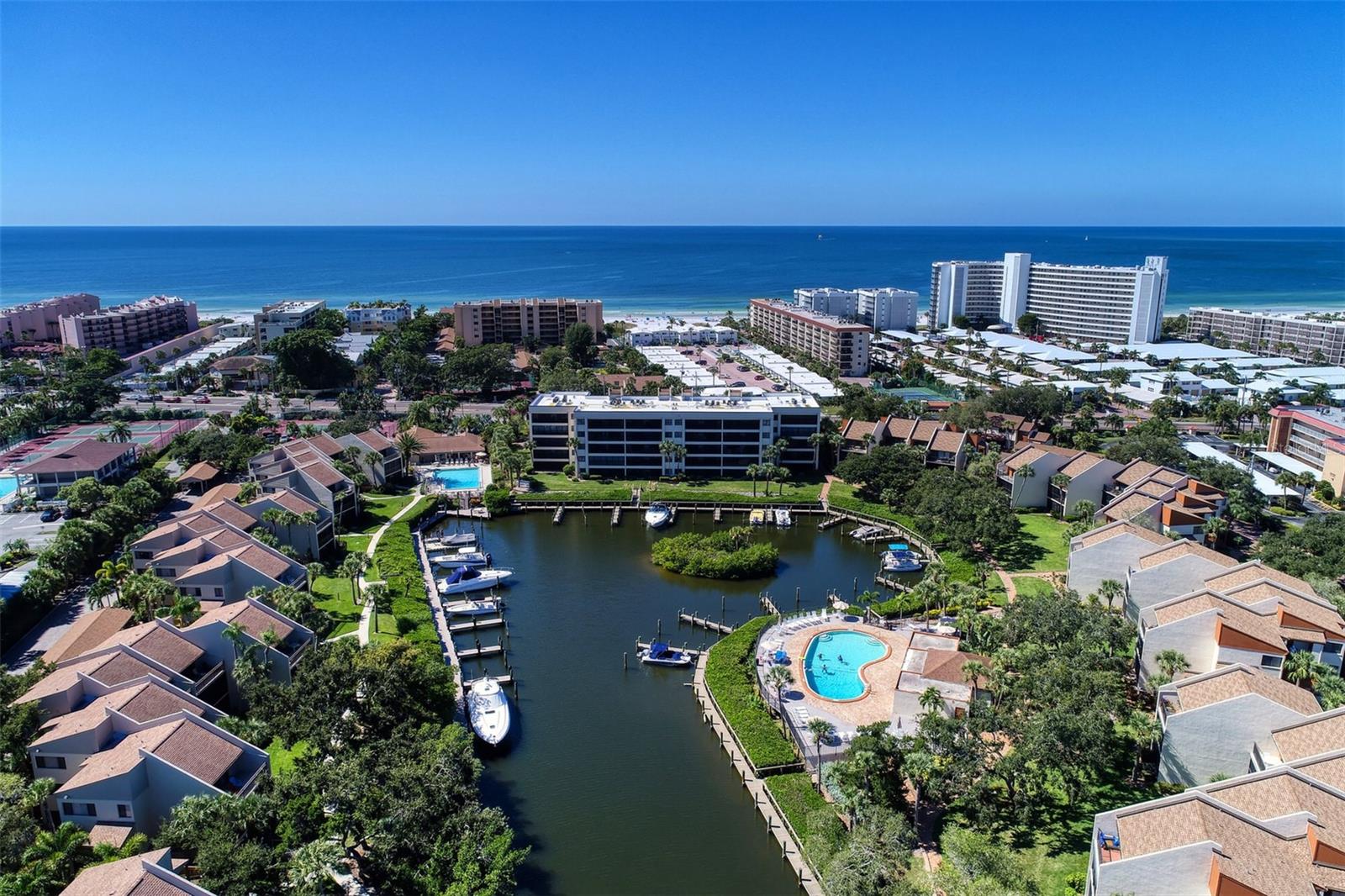 1100 COVE II PL #910, SARASOTA, FL, 34242