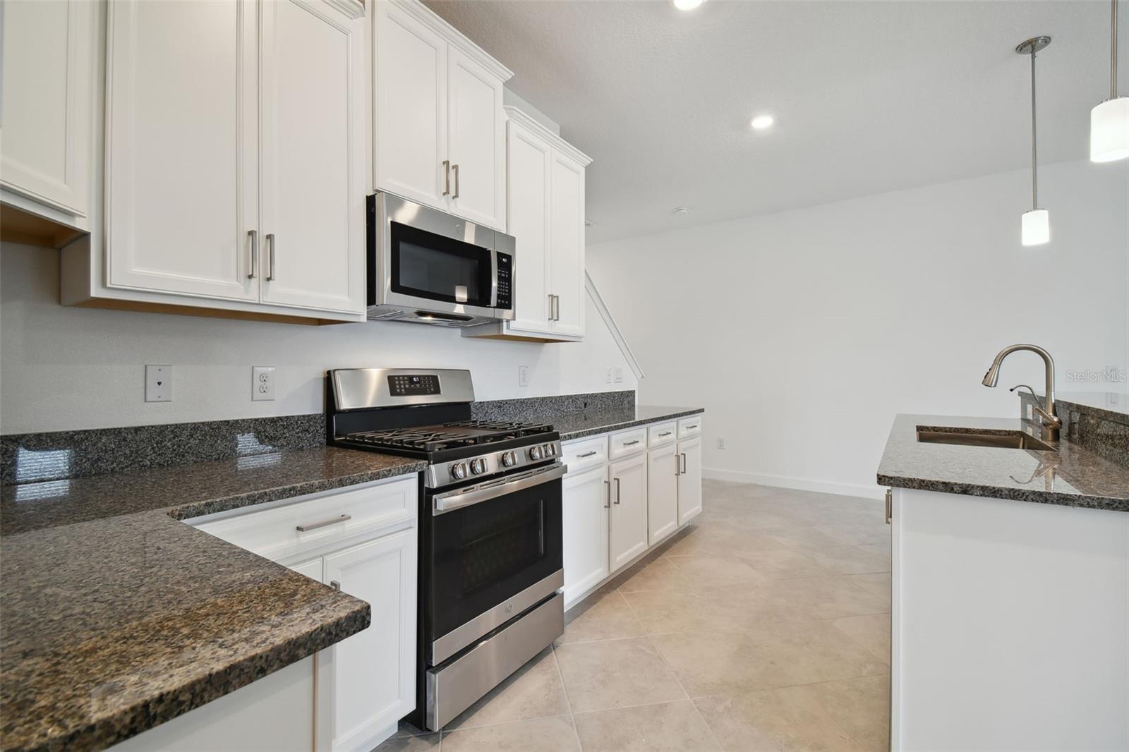 8221 CORNER PINE WAY, NEW PORT RICHEY, FL, 34655