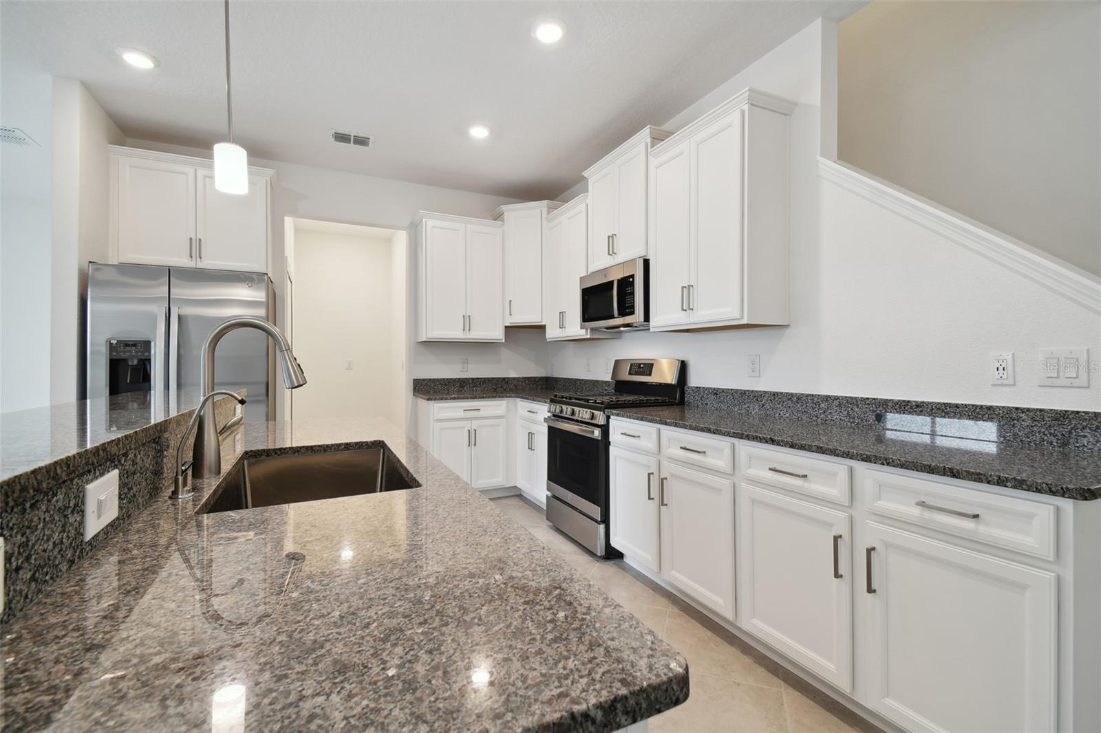 8221 CORNER PINE WAY, NEW PORT RICHEY, FL, 34655