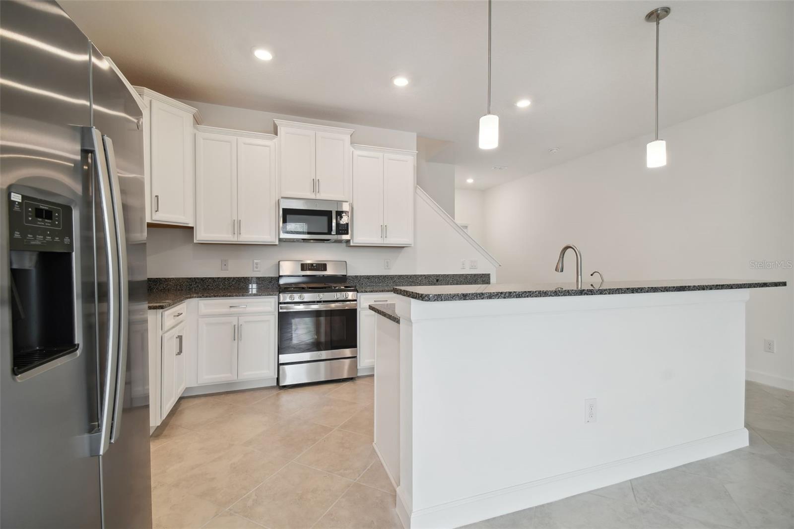 8221 CORNER PINE WAY, NEW PORT RICHEY, FL, 34655