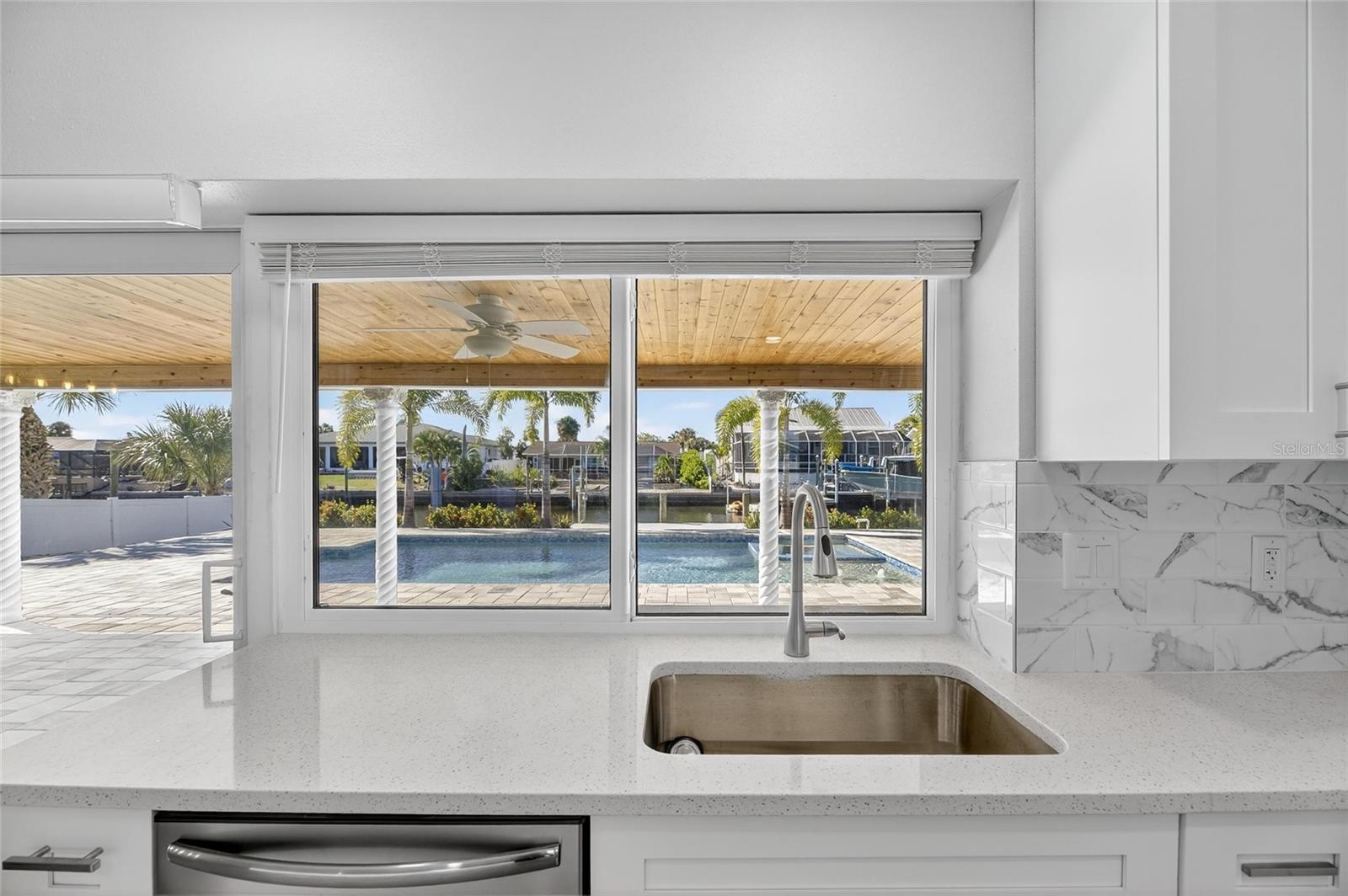 1014 SILVER PALM WAY, APOLLO BEACH, FL, 33572