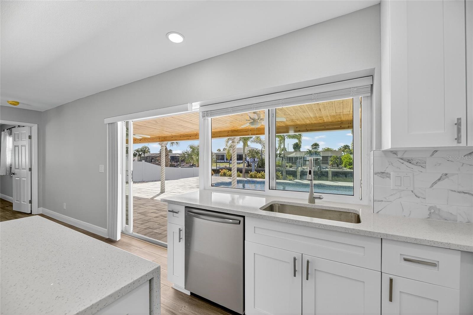 1014 SILVER PALM WAY, APOLLO BEACH, FL, 33572