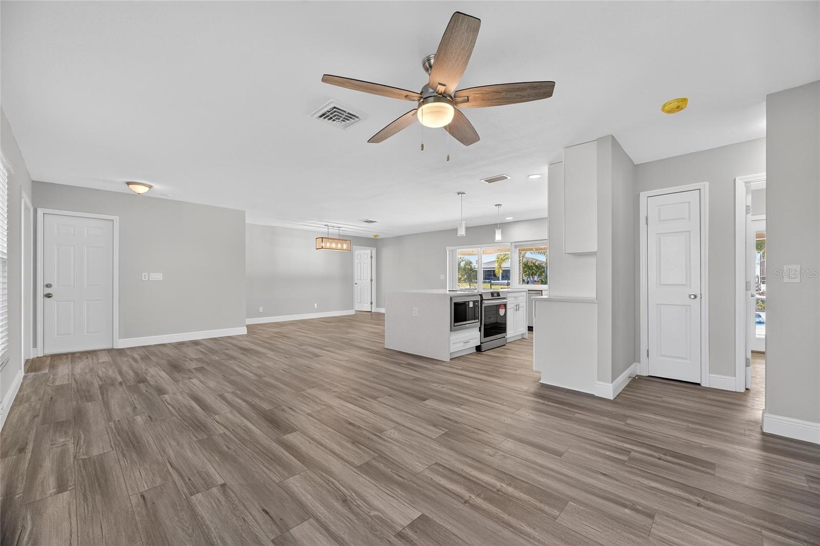 1014 SILVER PALM WAY, APOLLO BEACH, FL, 33572