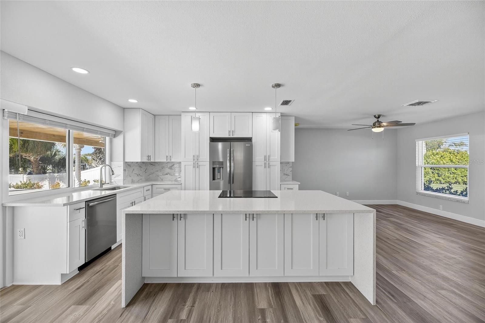 1014 SILVER PALM WAY, APOLLO BEACH, FL, 33572