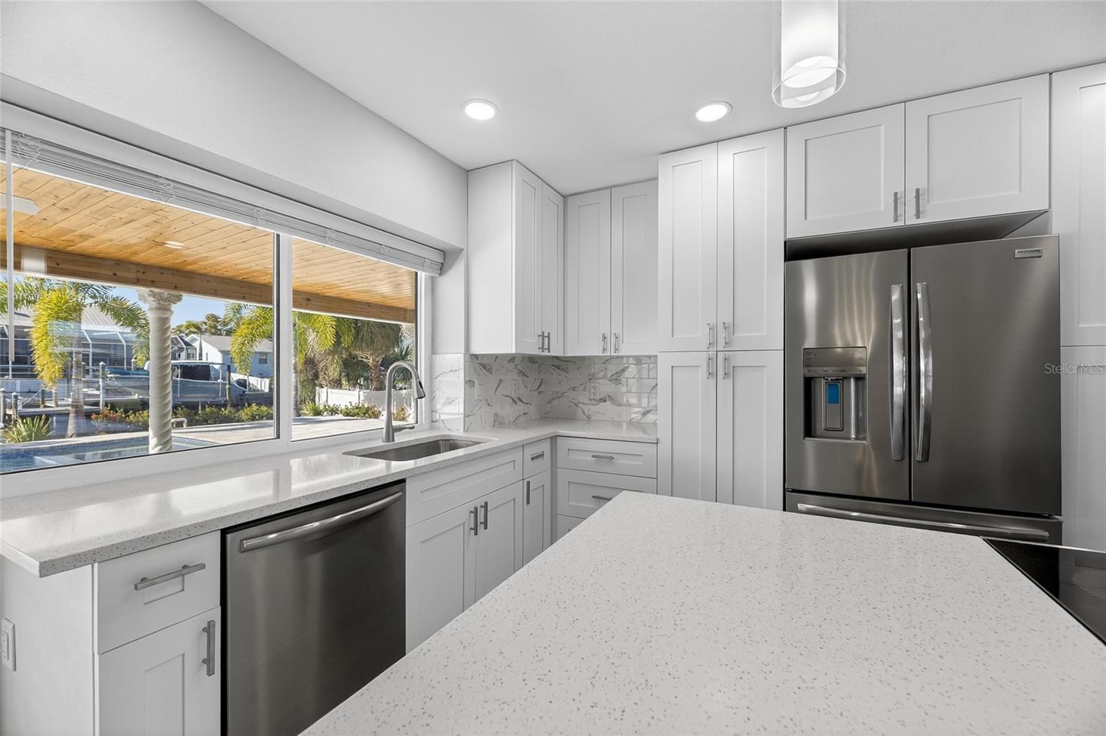 1014 SILVER PALM WAY, APOLLO BEACH, FL, 33572