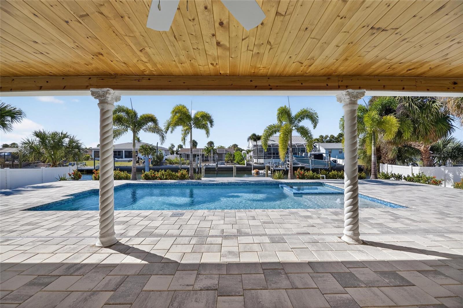 1014 SILVER PALM WAY, APOLLO BEACH, FL, 33572