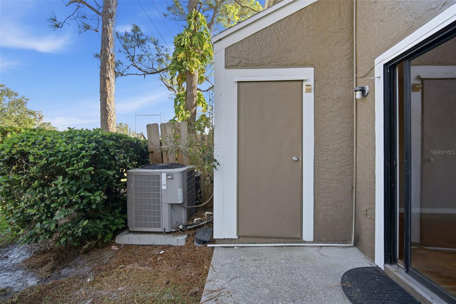 16545 LAKE BRIGADOON CIR, TAMPA, FL, 33618