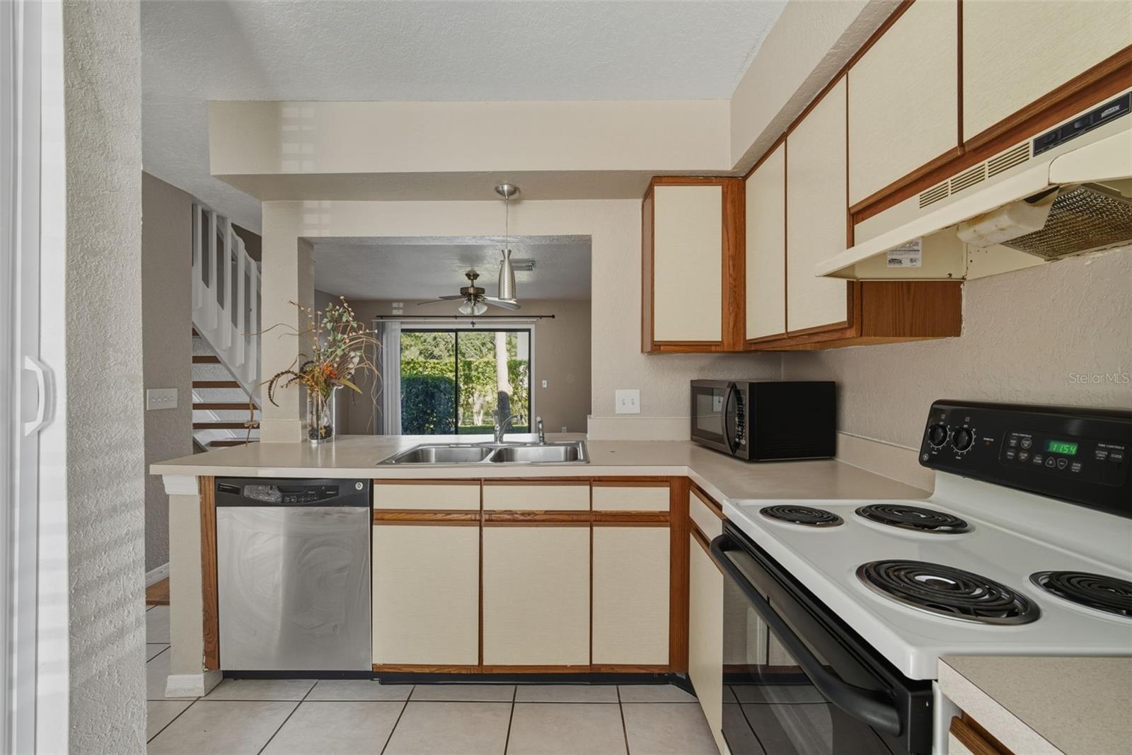 16545 LAKE BRIGADOON CIR, TAMPA, FL, 33618