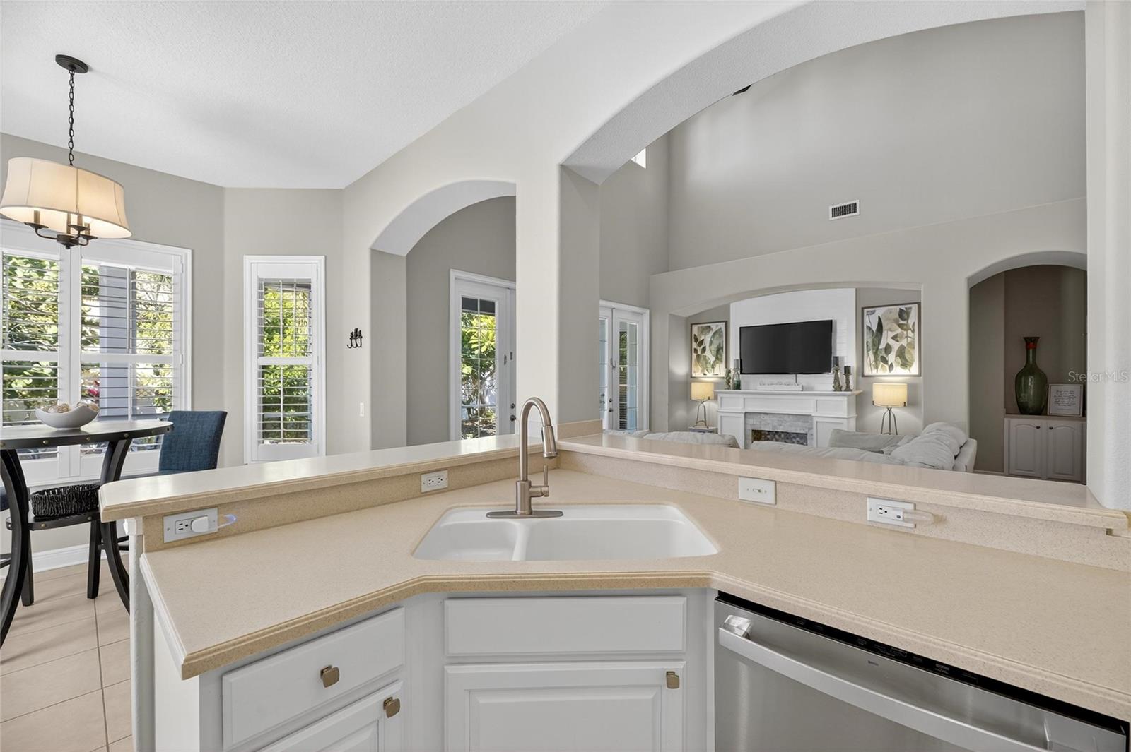 413 MANNS HARBOR DR, APOLLO BEACH, FL, 33572