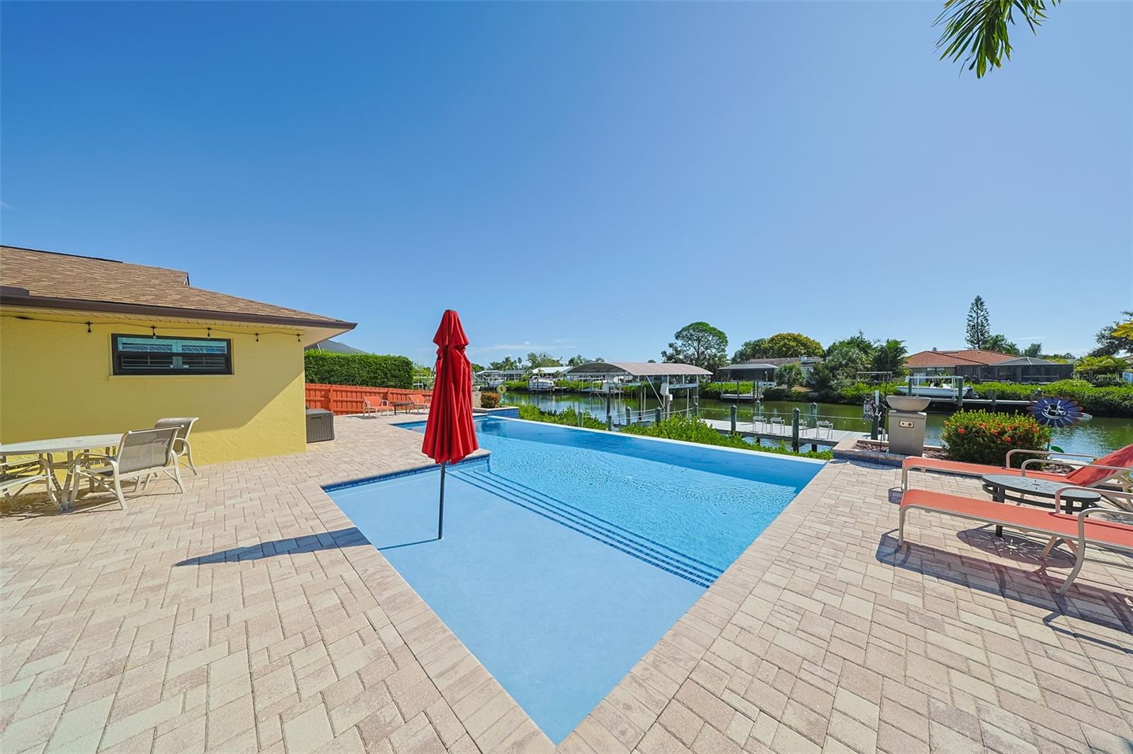 914 CHIPAWAY DR, APOLLO BEACH, FL, 33572