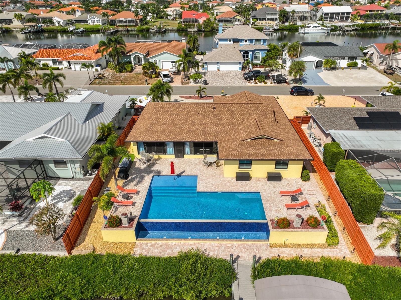 914 CHIPAWAY DR, APOLLO BEACH, FL, 33572