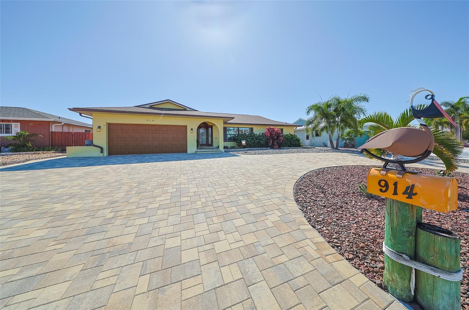 914 CHIPAWAY DR, APOLLO BEACH, FL, 33572