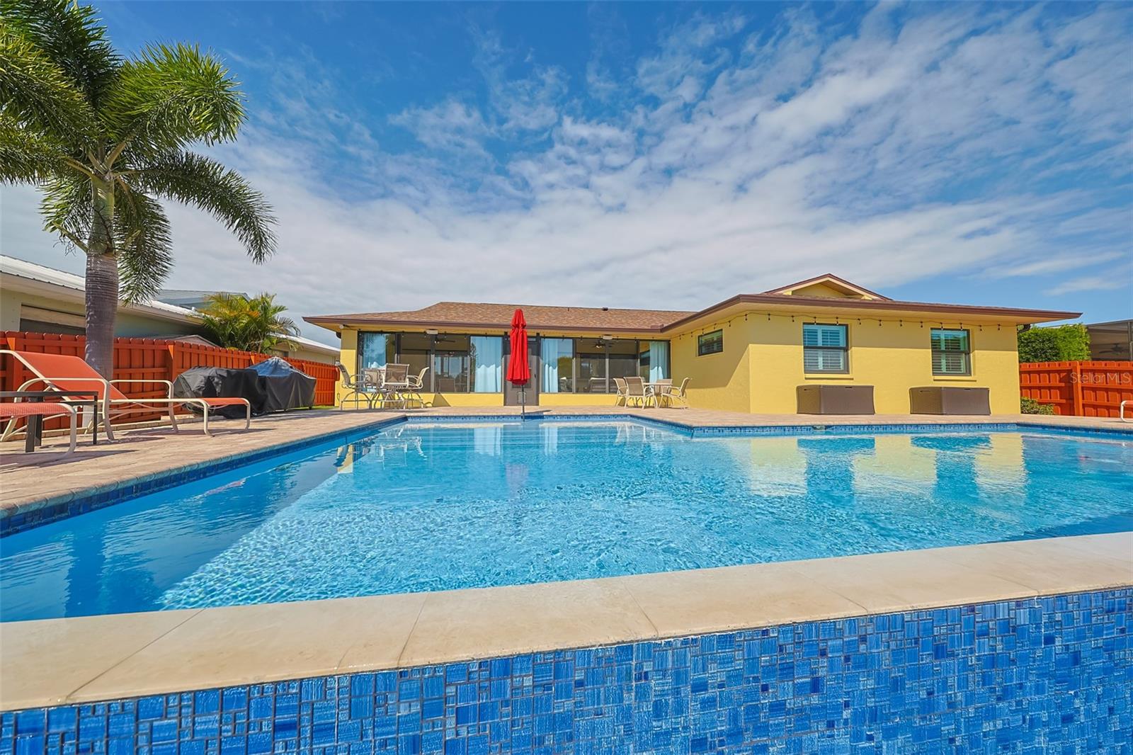 914 CHIPAWAY DR, APOLLO BEACH, FL, 33572