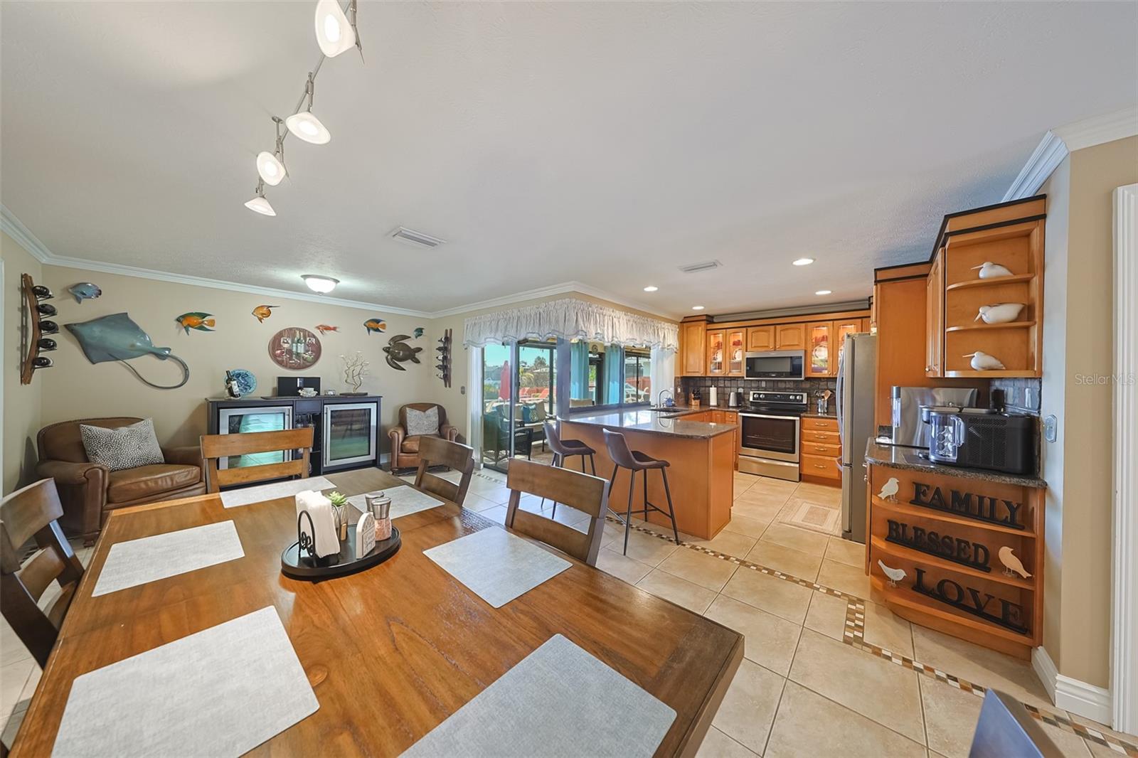 914 CHIPAWAY DR, APOLLO BEACH, FL, 33572