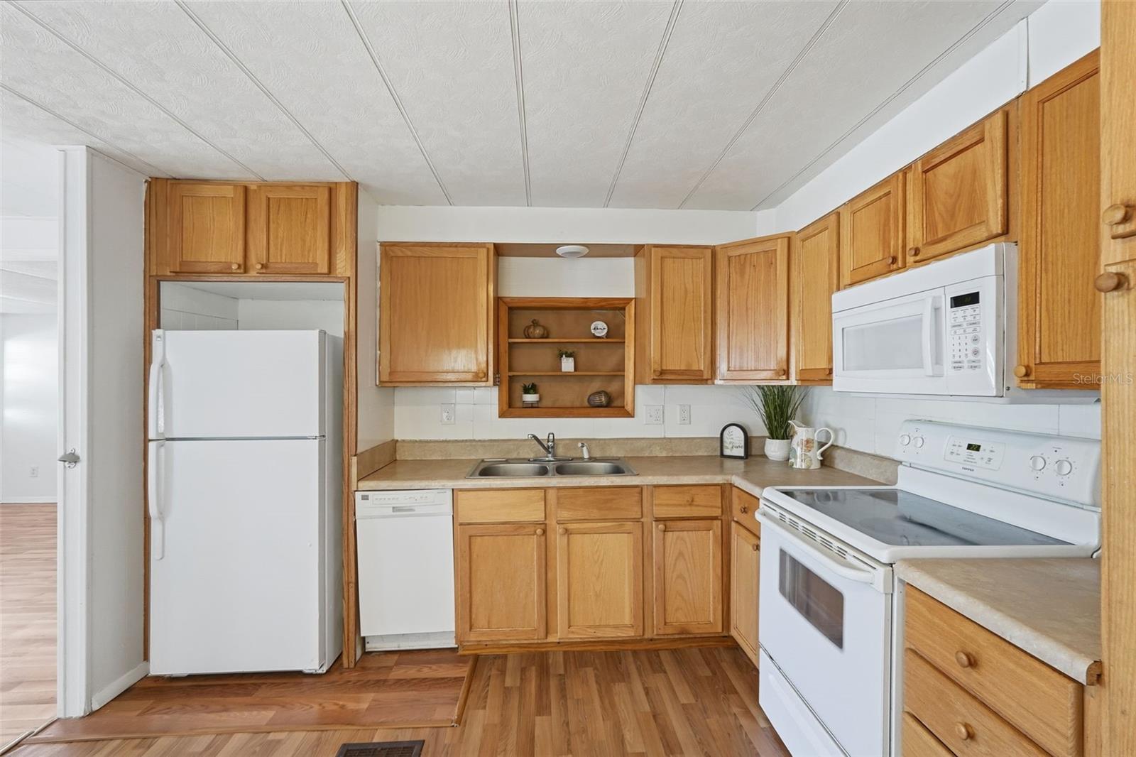 37828 NEWAL AVE, ZEPHYRHILLS, FL, 33542