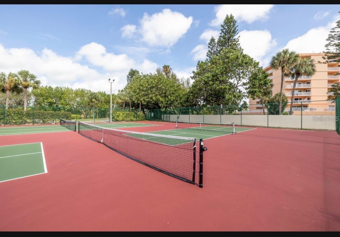 7520 SUNSHINE SKYWAY LN S #T18, ST PETERSBURG, FL, 33711