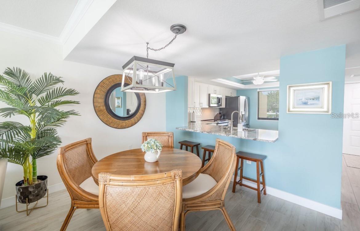 7520 SUNSHINE SKYWAY LN S #T18, ST PETERSBURG, FL, 33711