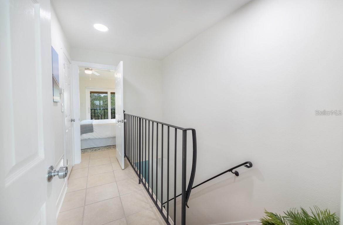 7520 SUNSHINE SKYWAY LN S #T18, ST PETERSBURG, FL, 33711