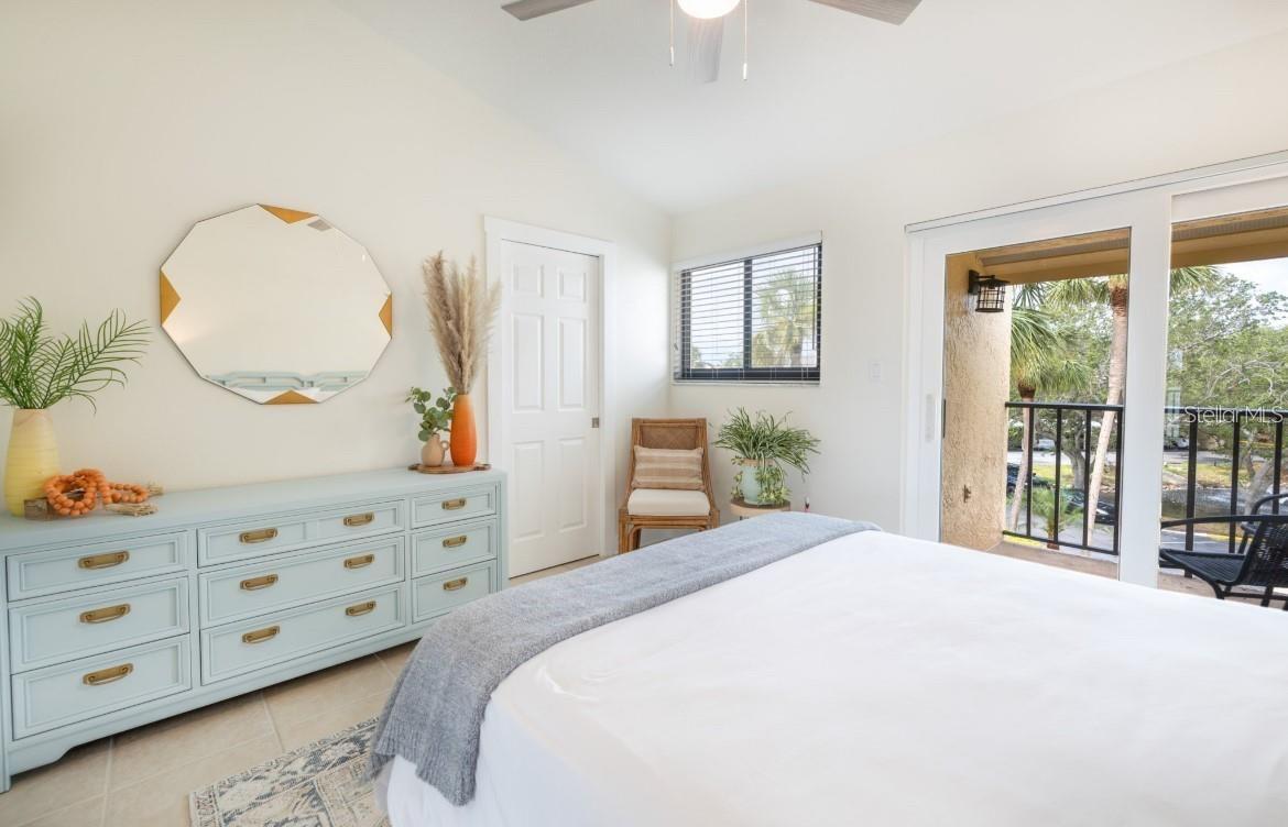 7520 SUNSHINE SKYWAY LN S #T18, ST PETERSBURG, FL, 33711