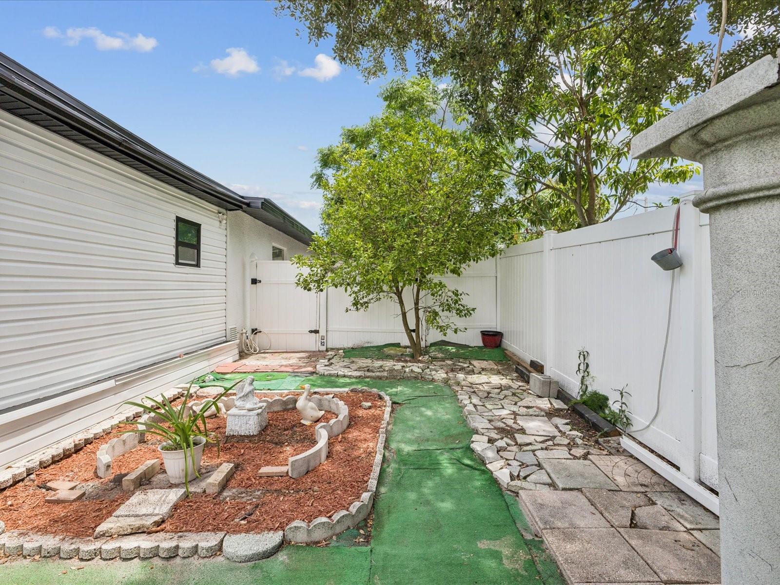 6518 S WEST SHORE CIR, TAMPA, FL, 33616