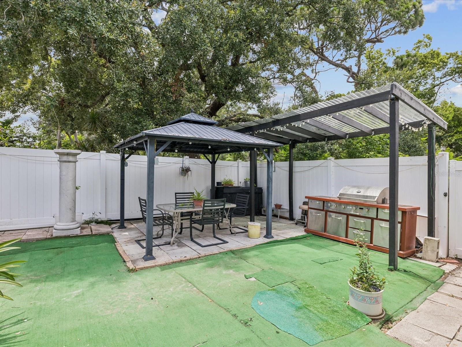 6518 S WEST SHORE CIR, TAMPA, FL, 33616